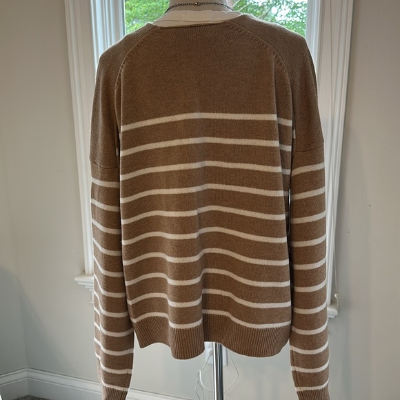 NWT Solid & Striped The Lowell Wool/Cashmere Low V-neck Sweater, Size Large - Picture 6 of 9